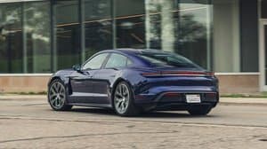 Porsche Taycan 4 2025: коли «базова» версія — не привід для вибачень